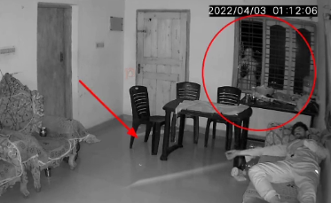 hantu ngintip