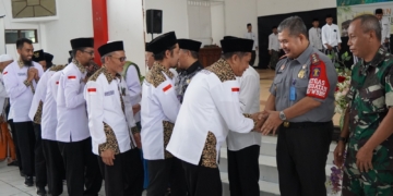 Kepala Kantor Imigrasi Wonosobo, K.A Halim menghadiri undangan kegiatan Manasik Haji dan Pelepasan Jemaah Haji Kabupaten Wonosobo Tahun 2024/1445 H yang diselenggarakan di Gedung Sasana Adipura Kencana Wonosobo pada Selasa 30 April 2024.