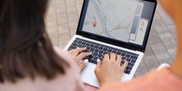 Ilustrasi Nomor Kontak Palsu Marak di Laman Google Maps Kantor Imigrasi